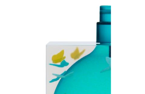 perfume bottle 1000x650